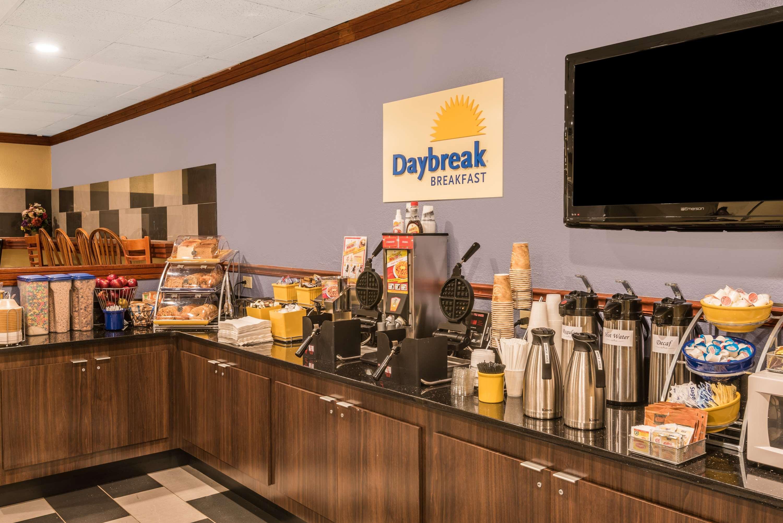 Days Inn By Wyndham South Hill Exterior foto